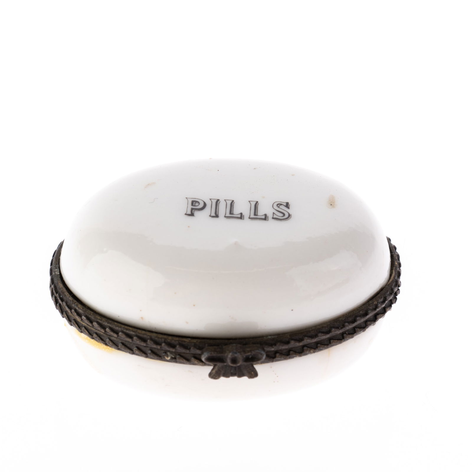 ANTIQUE ENGLISH PORCELAIN PILL BOX: (W) 5CM.From a collection of Wedgwood and other selected ceramic/porcelain objects. Kindly examine all photographs provided in this listing or ask for a condition report. All items offered are in gene
