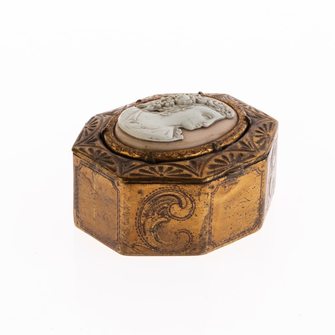 VICTORIAN NEOCLASSICAL CAMEO PILL BOX 19TH CENTURY: From a collection of Wedgwood and other selected ceramic/porcelain objects. Kindly examine all photographs provided in this listing or ask for a condition report. All items offered are in generally go