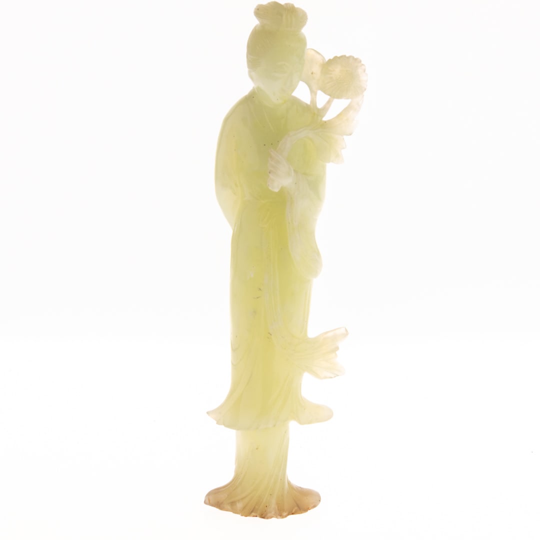 CHINESE JADE CARVING SCULPTURE OF QUANYIN (1 of 2)