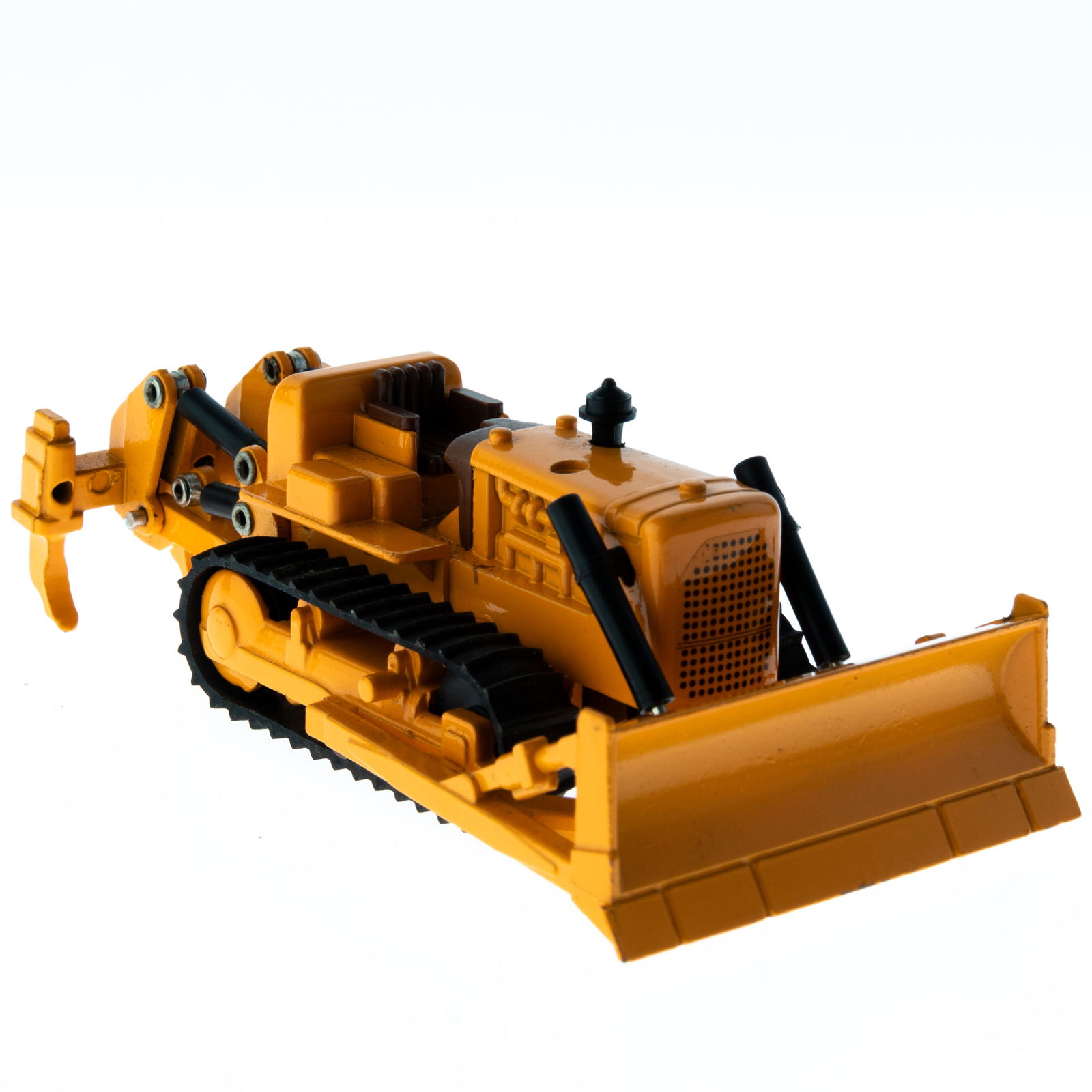 1:43 SCALE DIECAST MODEL BULLDOZER: From a large collection of vintage die-cast vehicles including rare examples. Kindly examine all photographs provided in this listing or ask for a condition report. All items offered are in generally
