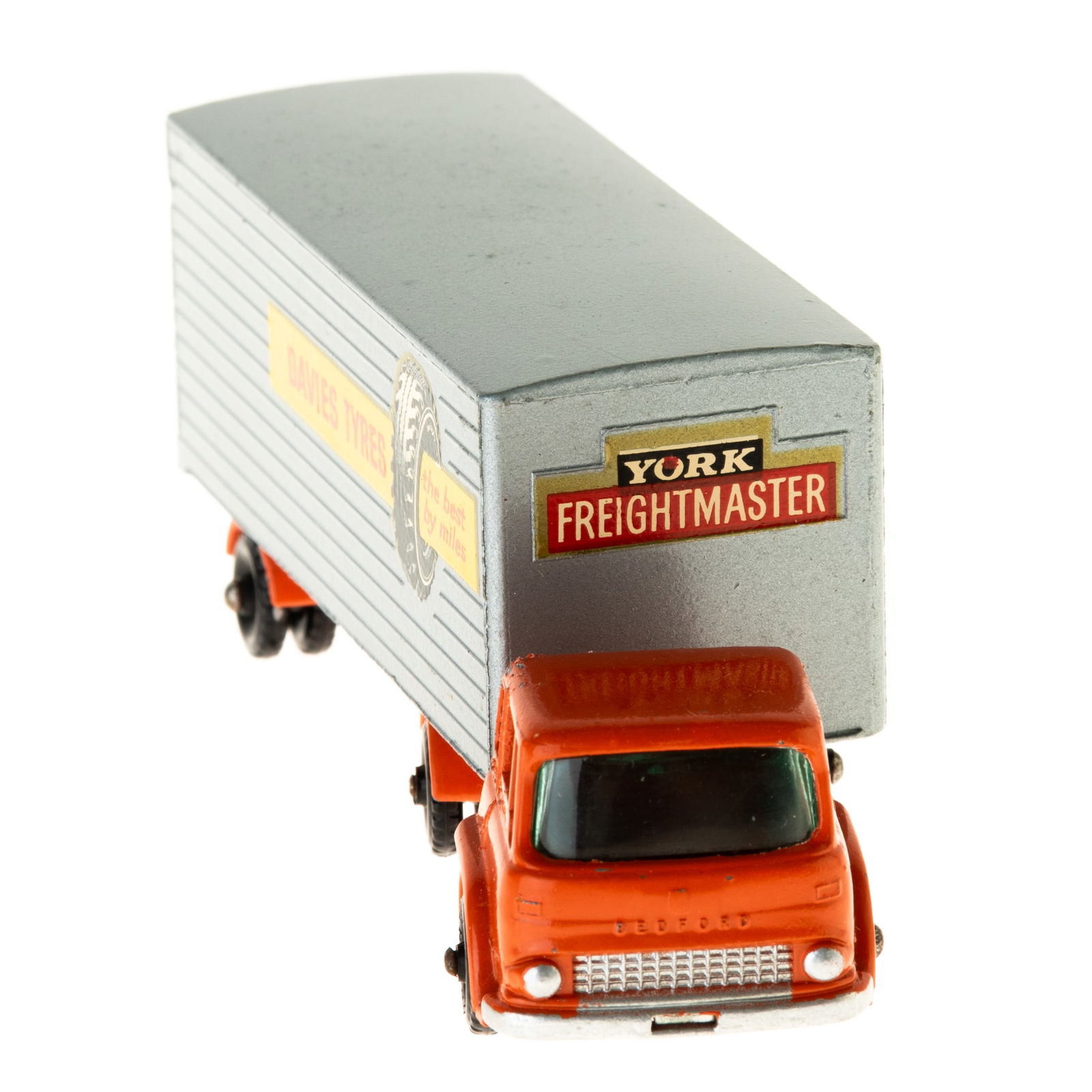 1:43 SCALE DIECAST MODEL LESNEY TRACTOR WITH TRAILER (1 of 4)