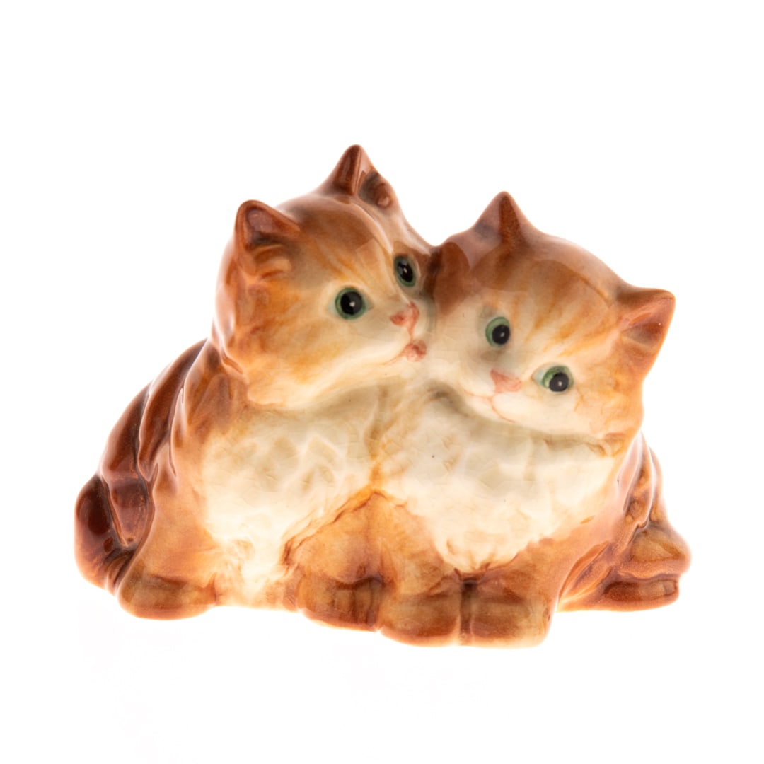 BESWICK PORCELAIN CERAMIC CATS FIGURE: From a collection of Wedgwood and other selected ceramic/porcelain objects. Kindly examine all photographs provided in this listing or ask for a condition report. All items offered are in generally go