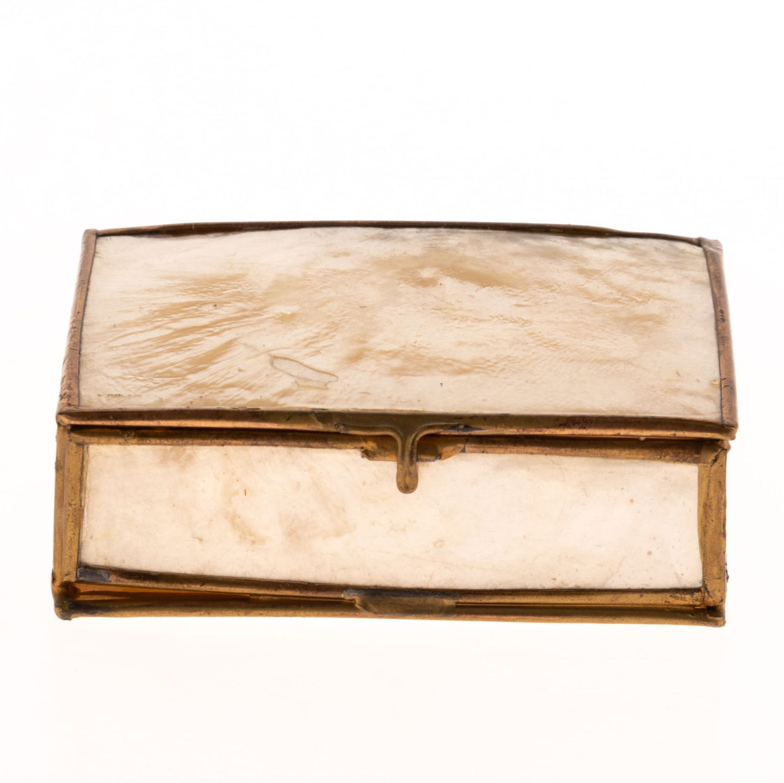 VICTORIAN MOTHER OF PEARL PILL BOX 19TH CENTURY: From a collection of Wedgwood and other selected ceramic/porcelain objects. Kindly examine all photographs provided in this listing or ask for a condition report. All items offered are in generally go