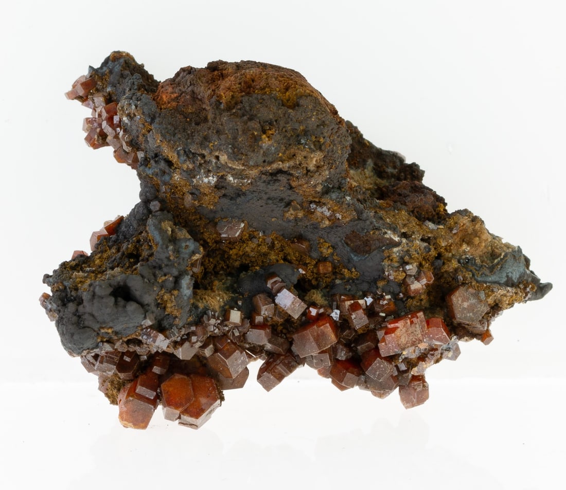 A NATURAL GEODE MINERAL CRYSTAL SPECIMEN (1 of 6)