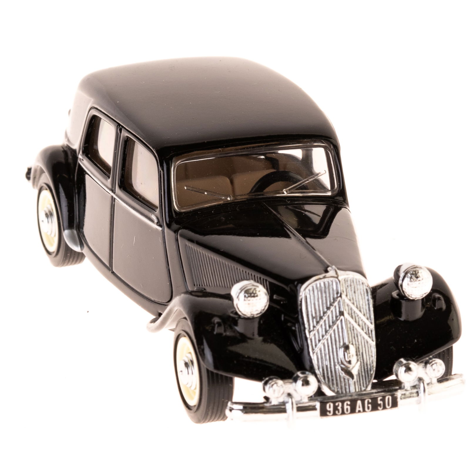 1:43 SCALE DIECAST MODEL DINKY MATCHBOX 1952 CITROEN 15 CV 6 CYL (1 of 4)