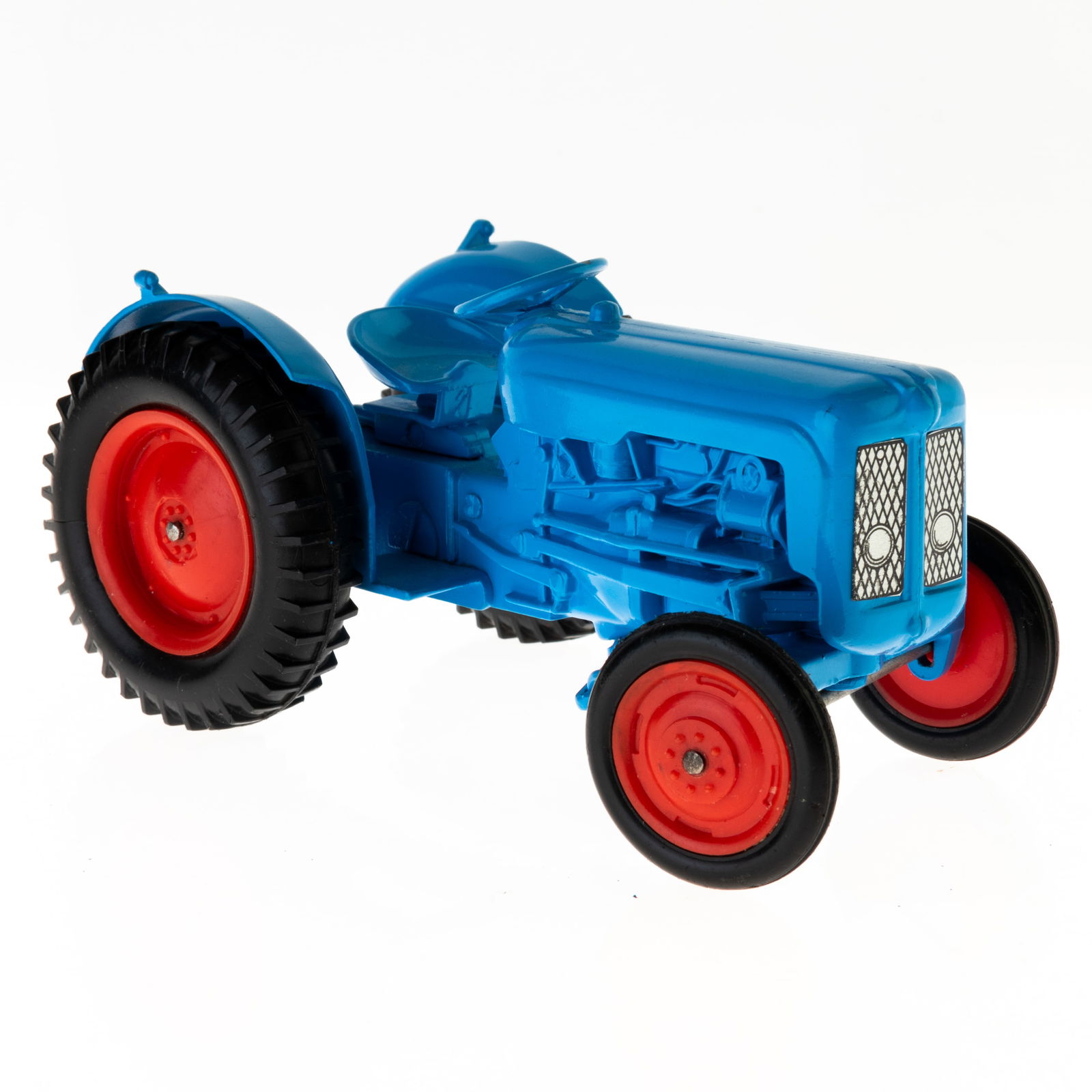 1:43 SCALE DIECAST MODEL CRESCENT TOYS CO. 1809 BLUE DEXTA TRACTOR (1 of 4)
