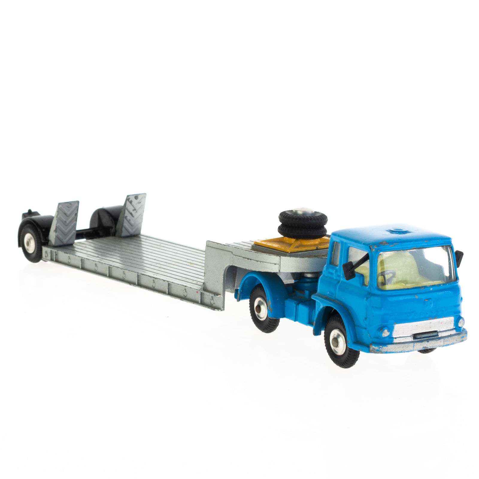 1:43 SCALE DIECAST MODEL CORGI MAJOR TOYS BEDFORD TRUCK MACHINERY CARRIER (1 of 4)