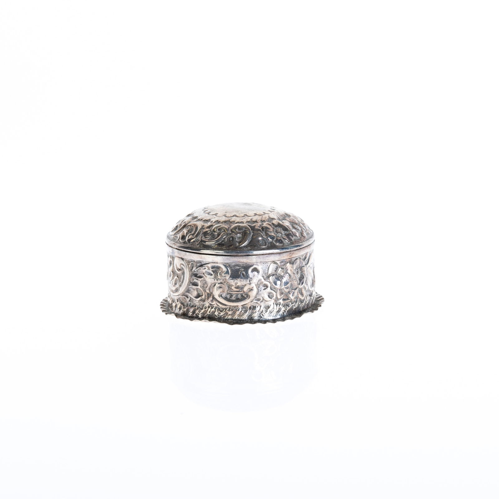 ANTIQUE SILVER REPOUSSE PILLBOX (1 of 7)