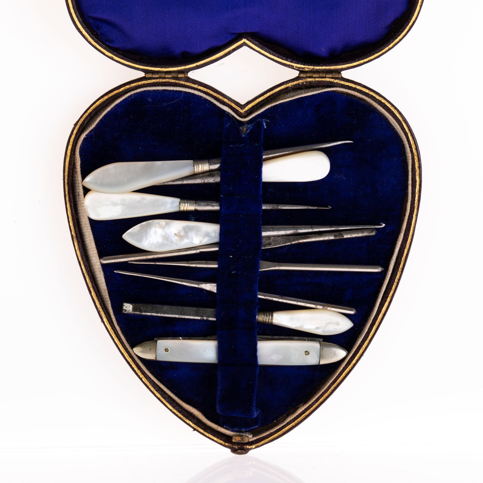 ANTIQUE SILVER & MOTHER OF PEARL SEWING TOOLS: 15x14x2.5CM.From a collection of Wedgwood and other selected ceramic/porcelain objects. Kindly examine all photographs provided in this listing or ask for a condition report. All items offered are in 