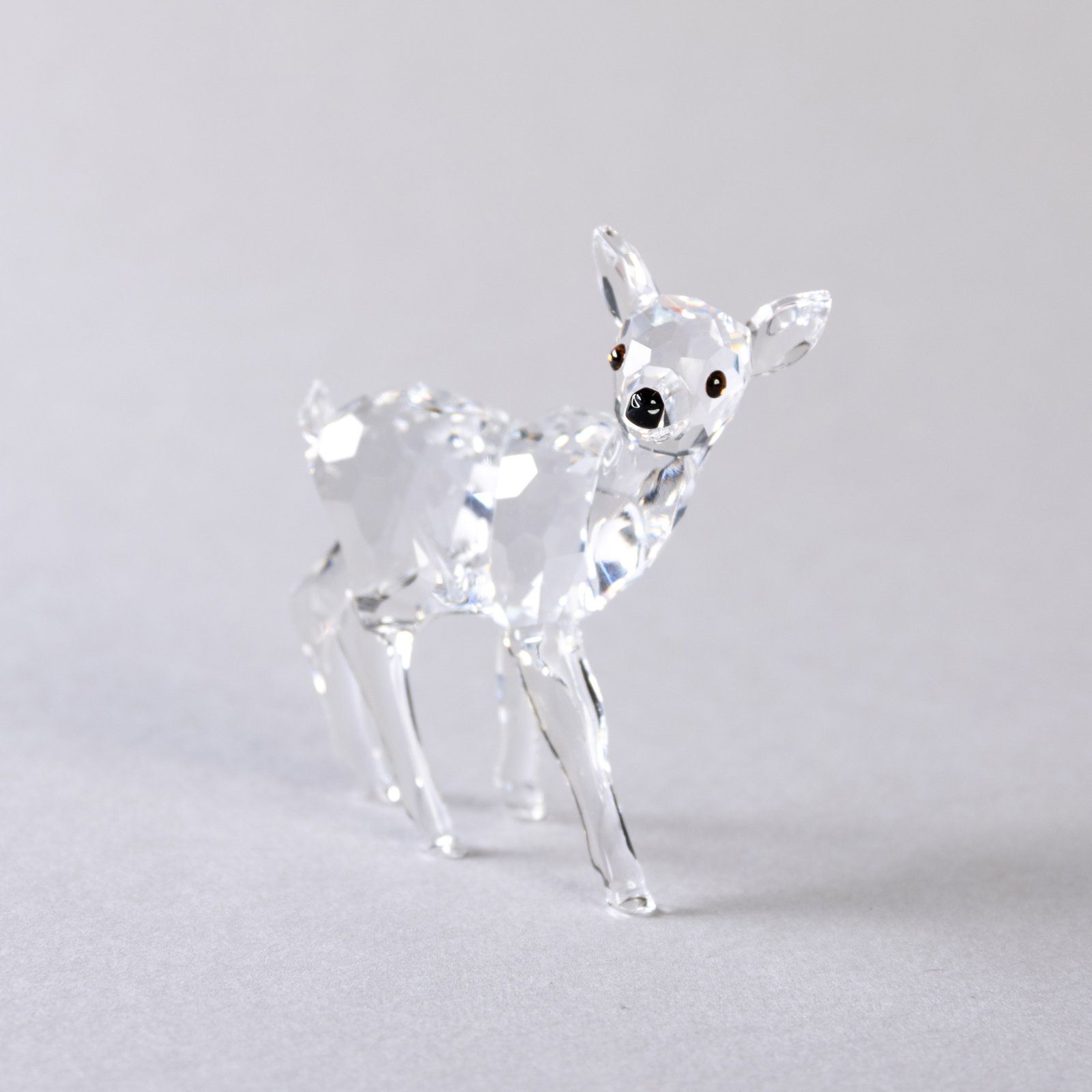 SWAROVSKI CRYSTAL GLASS SCULPTURE: (H) 6CM.From a collection of Wedgwood and other selected ceramic/porcelain objects. Kindly examine all photographs provided in this listing or ask for a condition report. All items offered are in gene