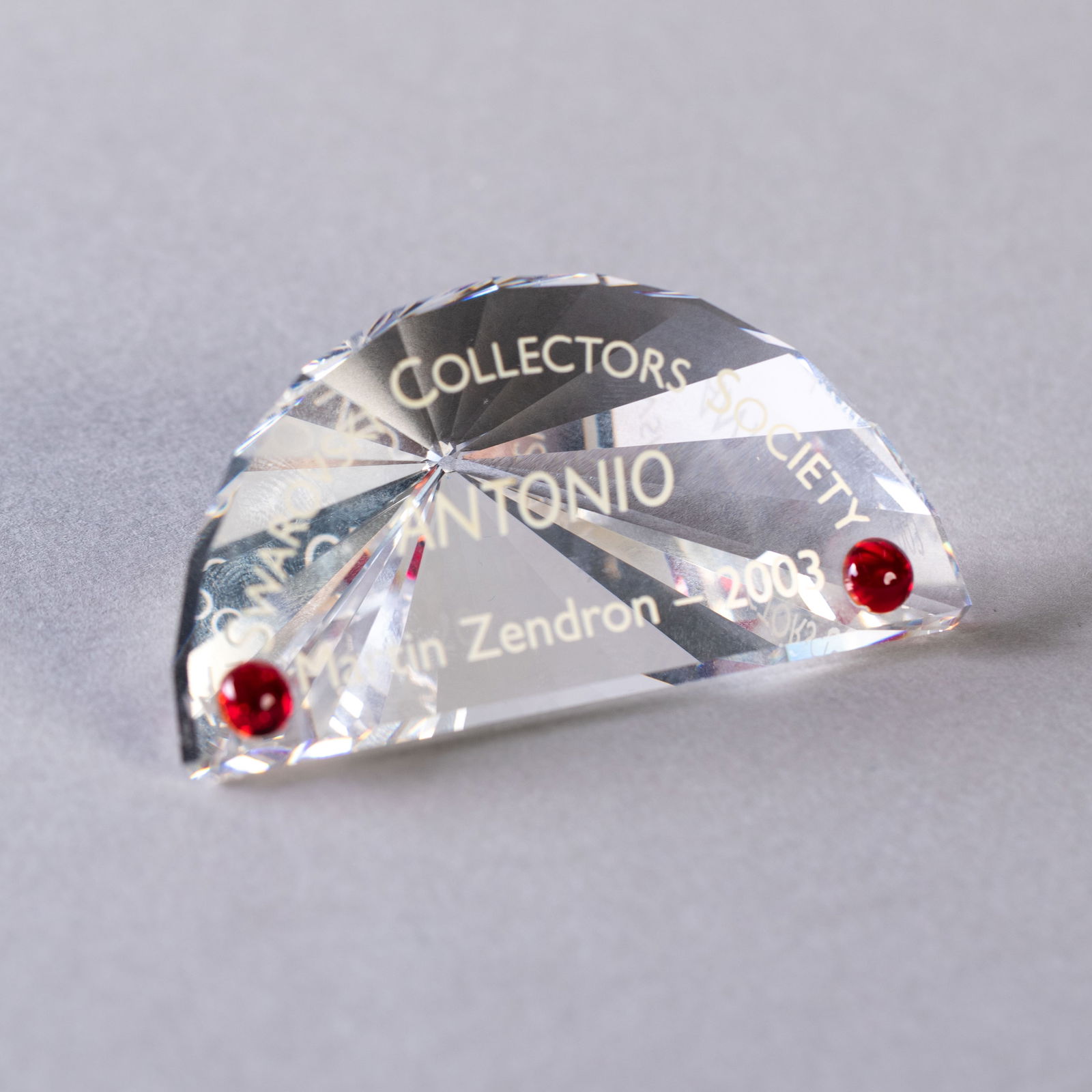 SWAROVSKI CRYSTAL GLASS PAPERWEIGHT (1 of 2)