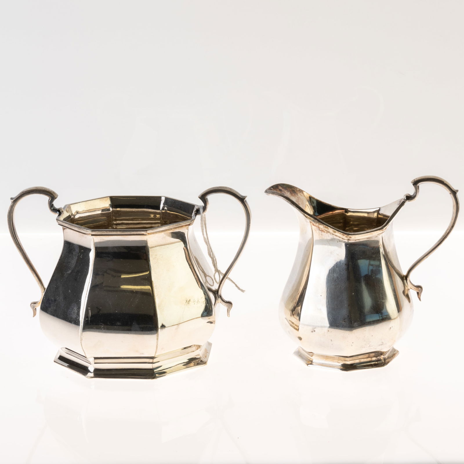 ANTIQUE SHEFFIELD SILVER PLATE SUGAR BOWL & CREAM JUG (1 of 4)