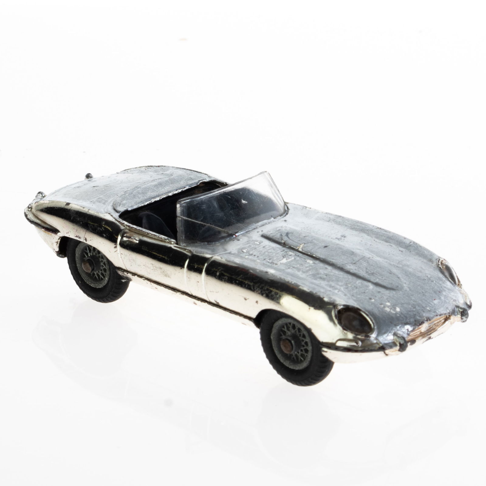 1:43 SCALE DIECAST MODEL CORGI TOYS E-TYPE JAGUAR (1 of 4)