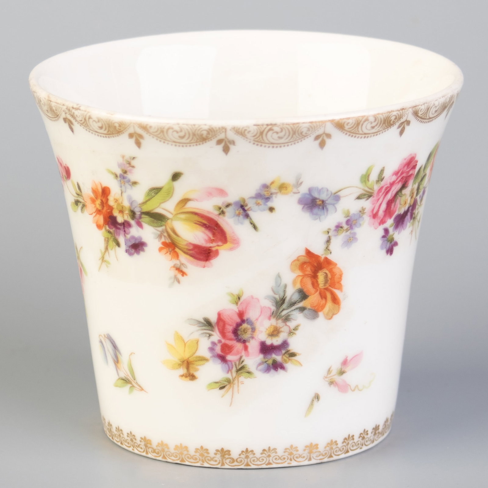 DRESDEN GERMAN GILT PORCELAIN FLORAL VASE: Kindly examine all photographs provided in this listing or ask for a condition report. All items offered are in generally good, pre-owned condition, unless otherwise specifically described. The item i