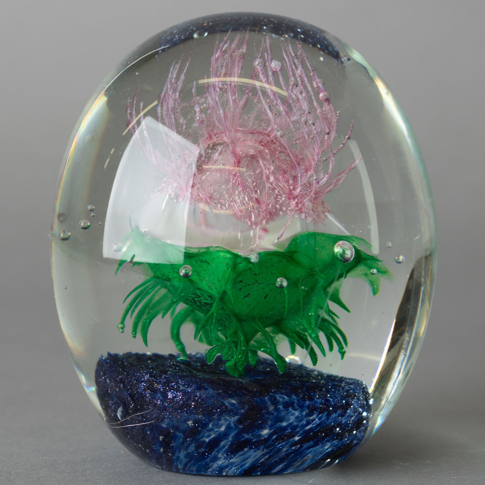 MID CENTURY HAND BLOWN GLASS PAPERWEIGHT: Kindly examine all photographs provided in this listing or ask for a condition report. All items offered are in generally good, pre-owned condition, unless otherwise specifically described. The item i