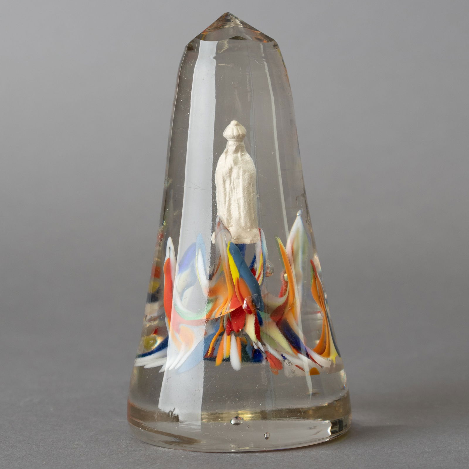 ANTIQUE FACETED SULFIDE GLASS VIRGIN MARY PAPERWEIGHT: Kindly examine all photographs provided in this listing or ask for a condition report. All items offered are in generally good, pre-owned condition, unless otherwise specifically described. The item i