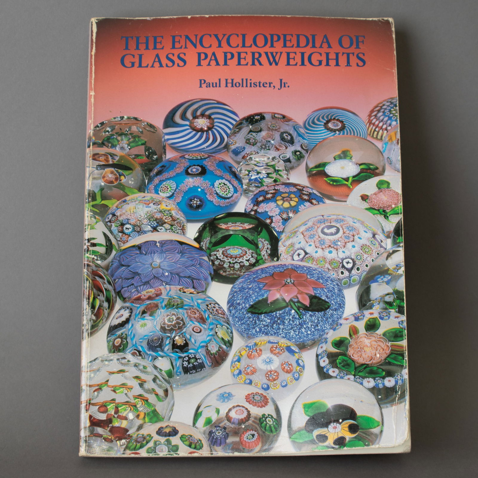 THE ENCYCLOPEDIA OF GLASS PAPERWEIGHTS BOOK BY PAUL HOLLISTER, JR.: Kindly examine all photographs provided in this listing or ask for a condition report. All items offered are in generally good, pre-owned condition, unless otherwise specifically described. The item i