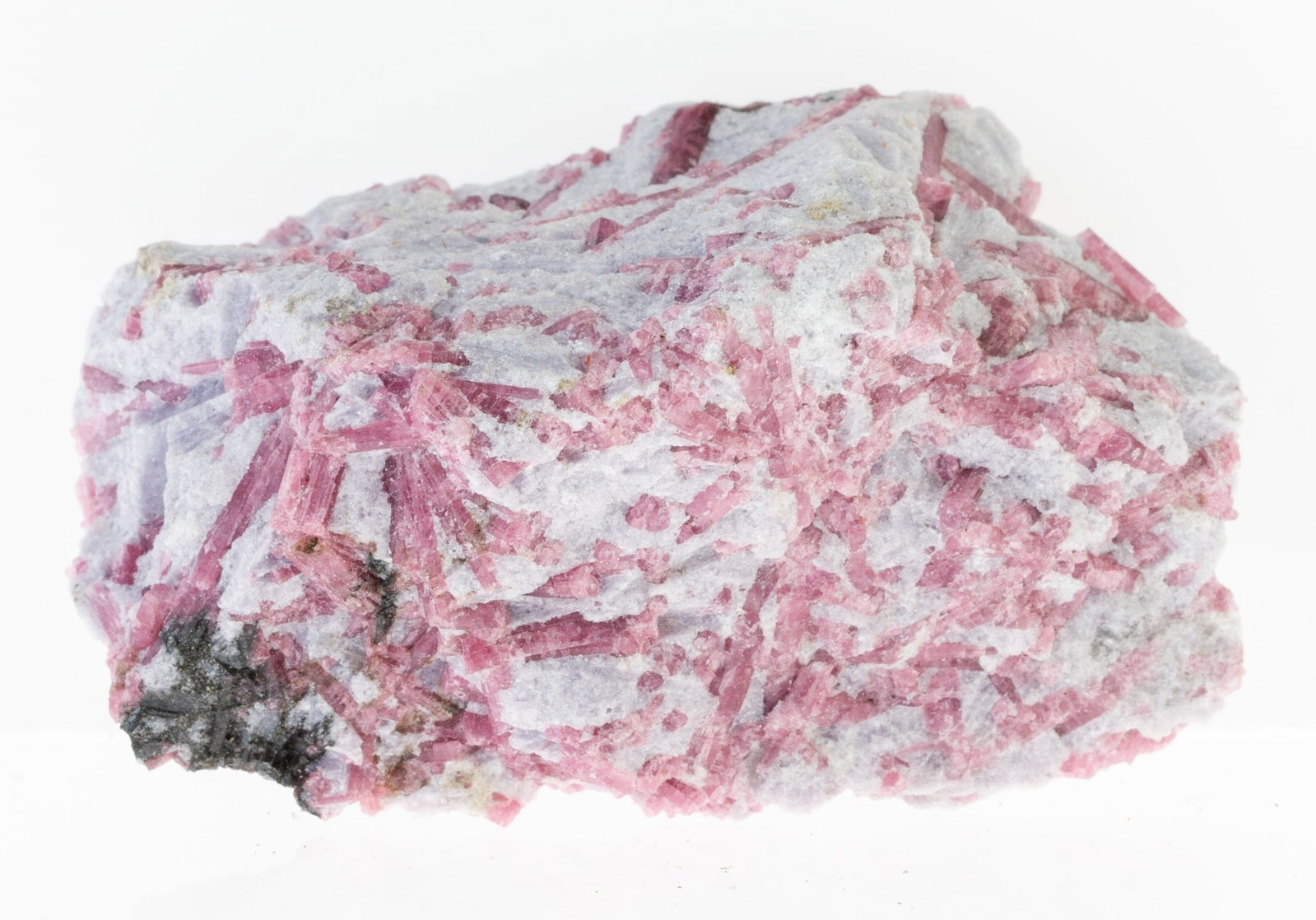 A NATURAL GEODE MINERAL CRYSTAL SPECIMEN: DIMENSIONS APPROX 6x4x3CM.From a collection of Wedgwood and other selected ceramic/porcelain objects. Kindly examine all photographs provided in this listing or ask for a condition report. All items o