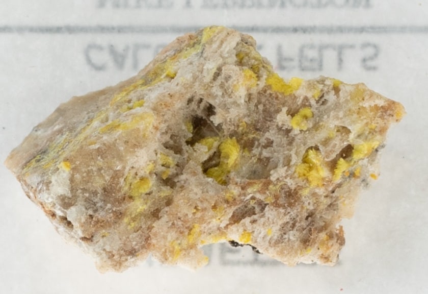 A NATURAL GEODE MINERAL CRYSTAL SPECIMEN: DIMENSIONS APPROX 2x1x1CM.From a collection of Wedgwood and other selected ceramic/porcelain objects. Kindly examine all photographs provided in this listing or ask for a condition report. All items o