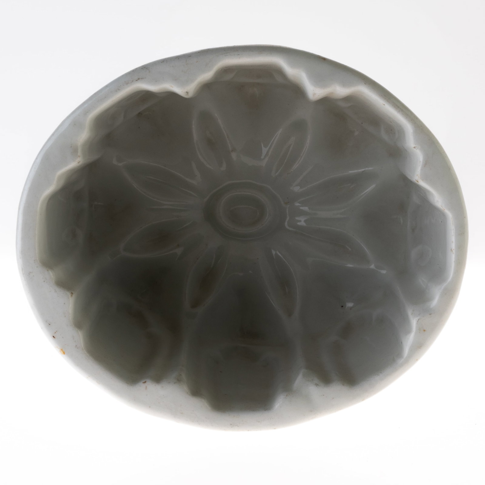 ANTIQUE VICTORIAN CERAMIC IRONSTONE JELLY MOLD: From a collection of Wedgwood and other selected ceramic/porcelain objects. Kindly examine all photographs provided in this listing or ask for a condition report. All items offered are in generally go