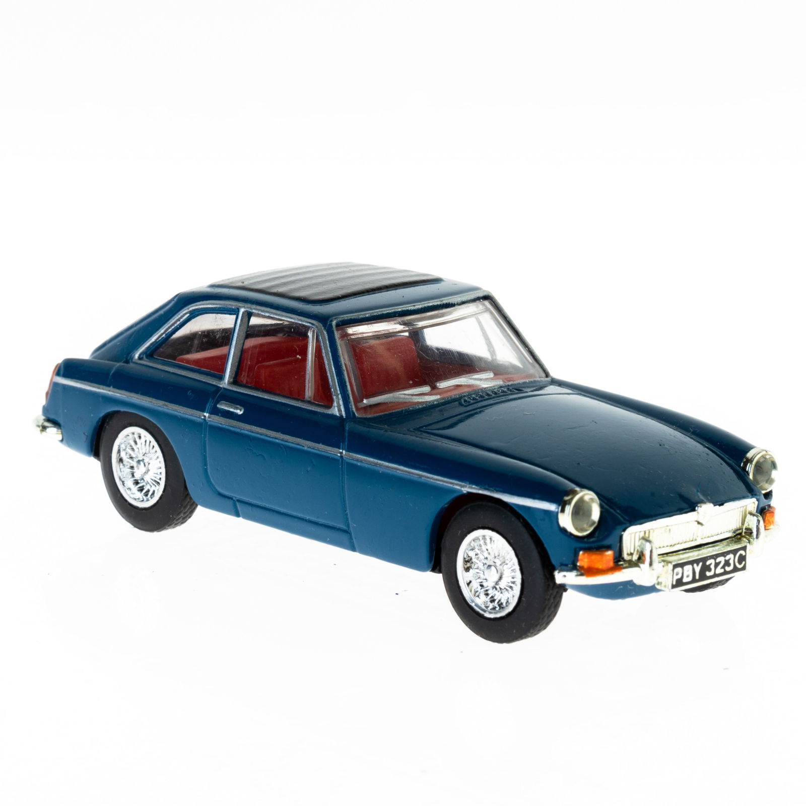 1:43 SCALE DIECAST MODEL MATCHBOX DINKY 1965 MGB-GT (1 of 4)