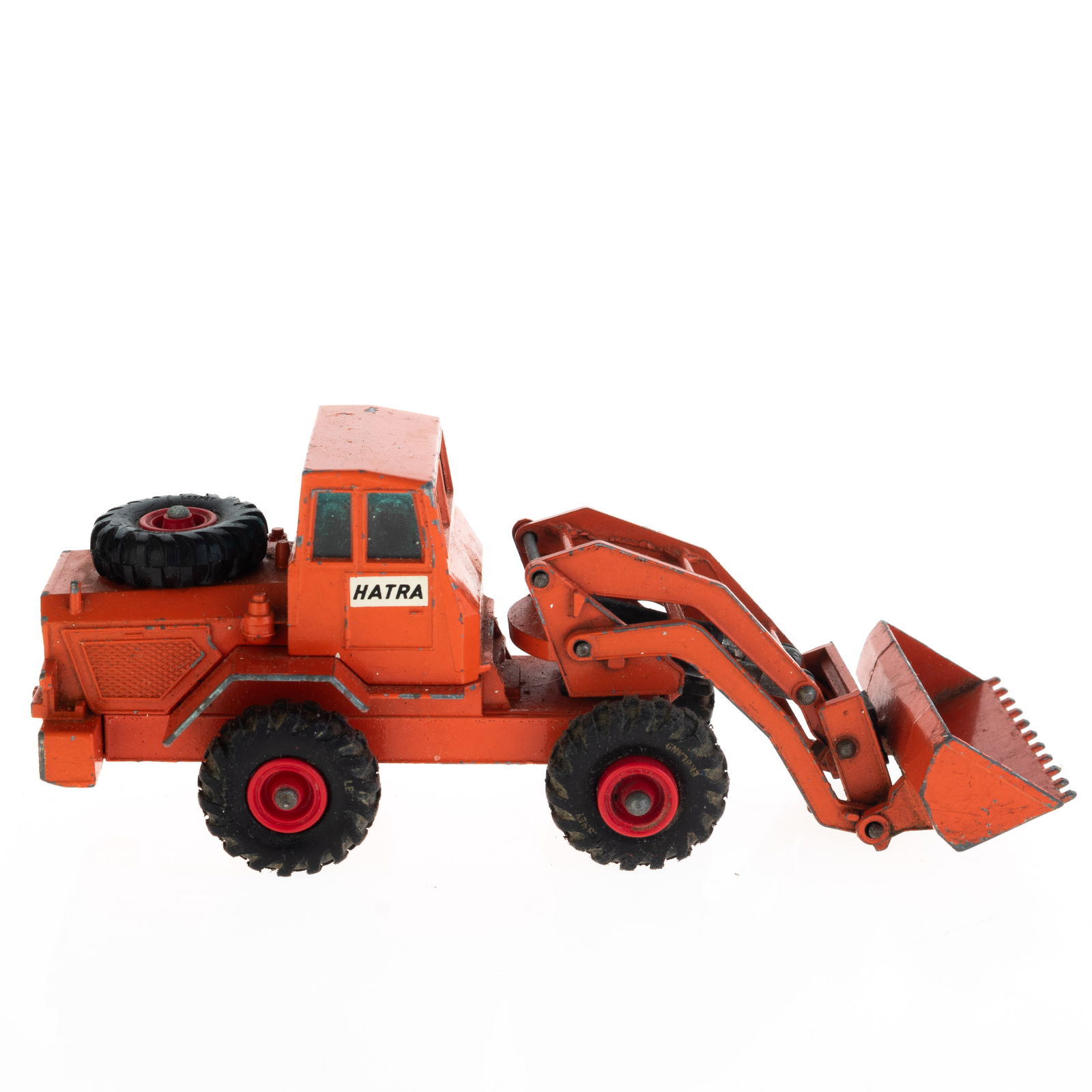 3" SCALE DIECAST MODEL MATCHBOX LESNEY TRACTOR SHOVEL (1 of 3)