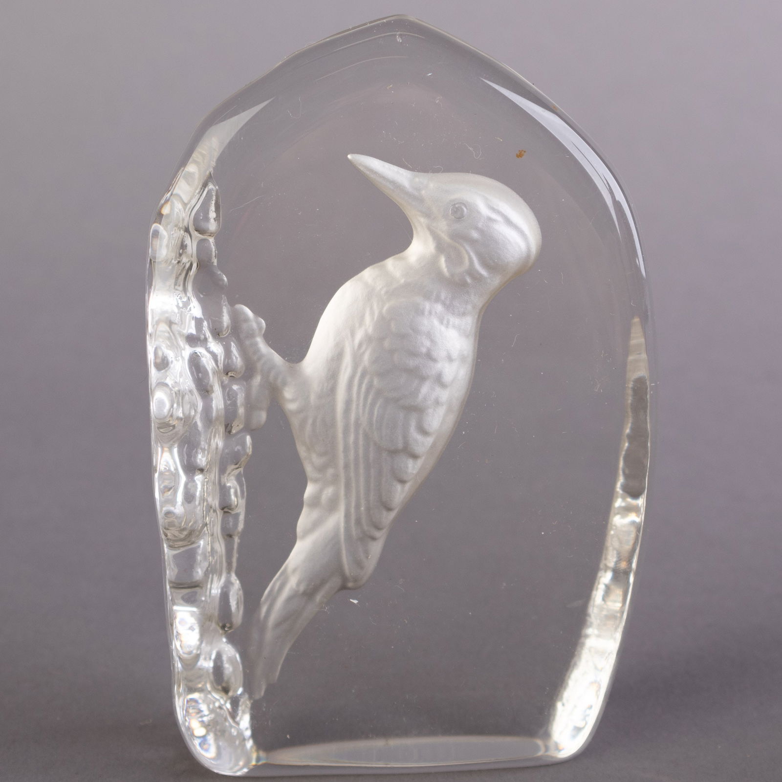 WEDGWOOD CRYSTAL GLASS INTAGLIO ANIMAL BIRD PAPERWEIGHT: Kindly examine all photographs provided in this listing or ask for a condition report. All items offered are in generally good, pre-owned condition, unless otherwise specifically described. The item i