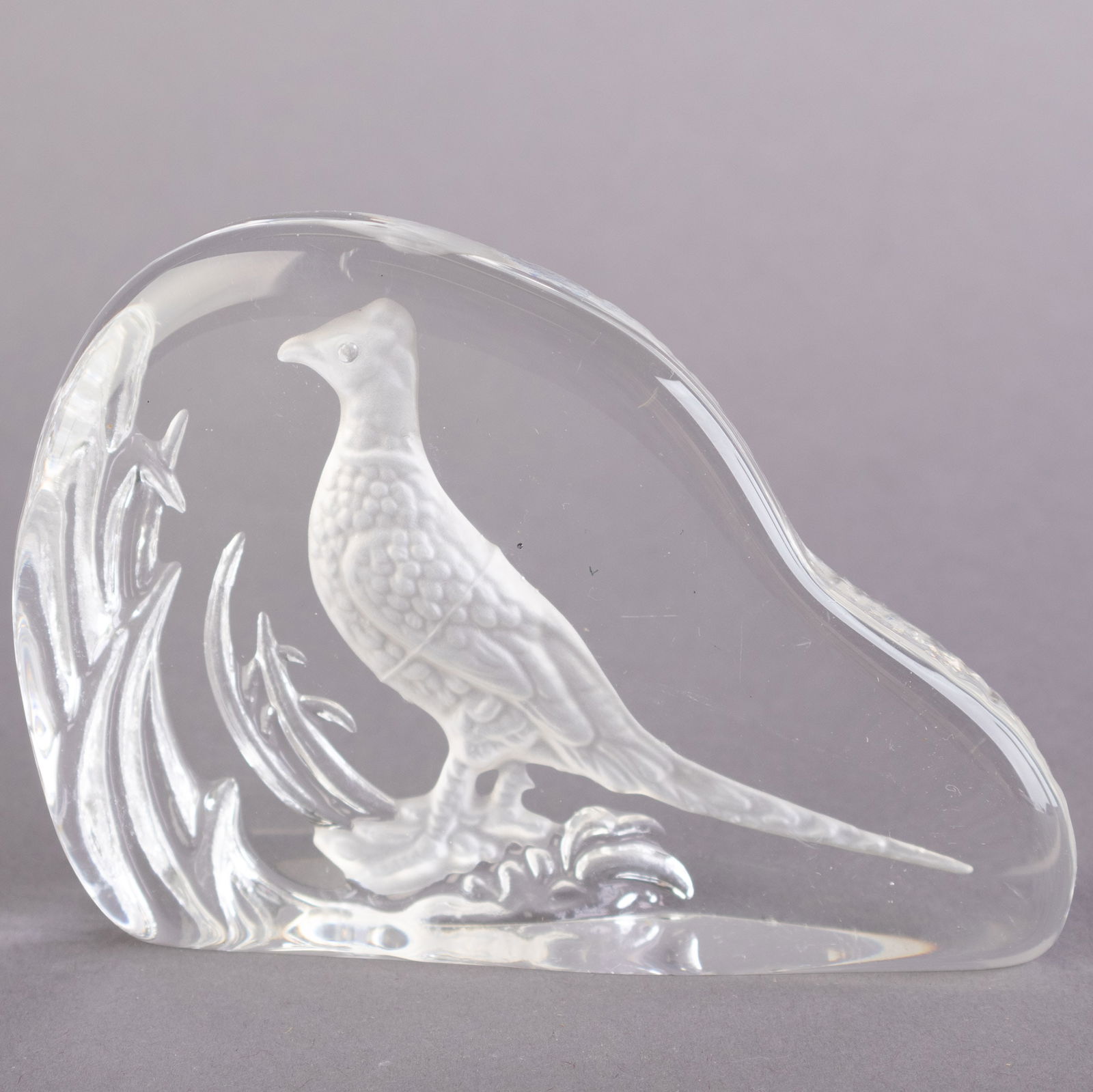 WEDGWOOD CRYSTAL GLASS INTAGLIO ANIMAL BIRD PAPERWEIGHT: Kindly examine all photographs provided in this listing or ask for a condition report. All items offered are in generally good, pre-owned condition, unless otherwise specifically described. The item i