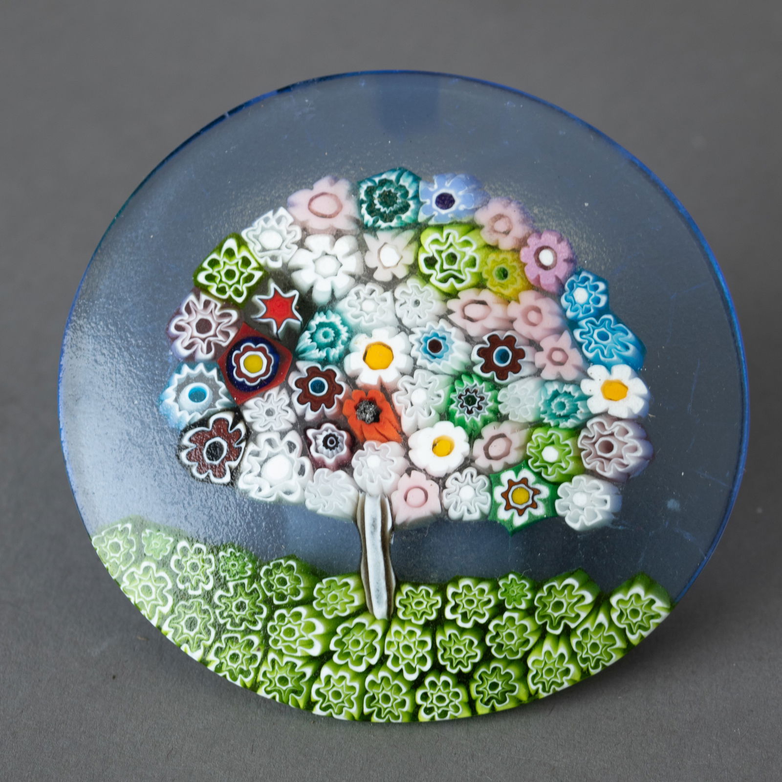 MURANO VENETIAN HAND BLOWN MILLEFIORI GLASS PAPERWEIGHT: Kindly examine all photographs provided in this listing or ask for a condition report. All items offered are in generally good, pre-owned condition, unless otherwise specifically described. The item i