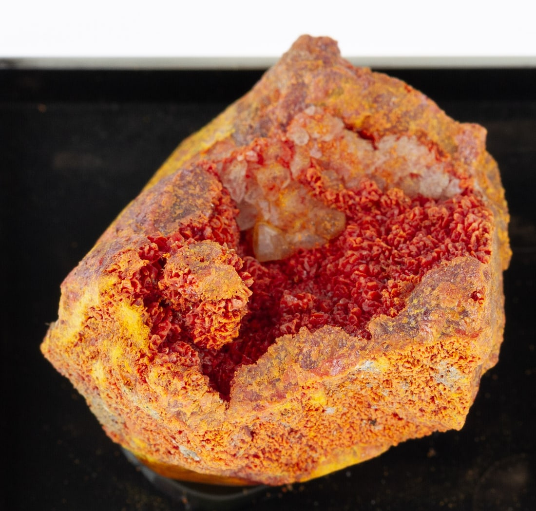 A NATURAL GEODE MINERAL CRYSTAL SPECIMEN (1 of 6)