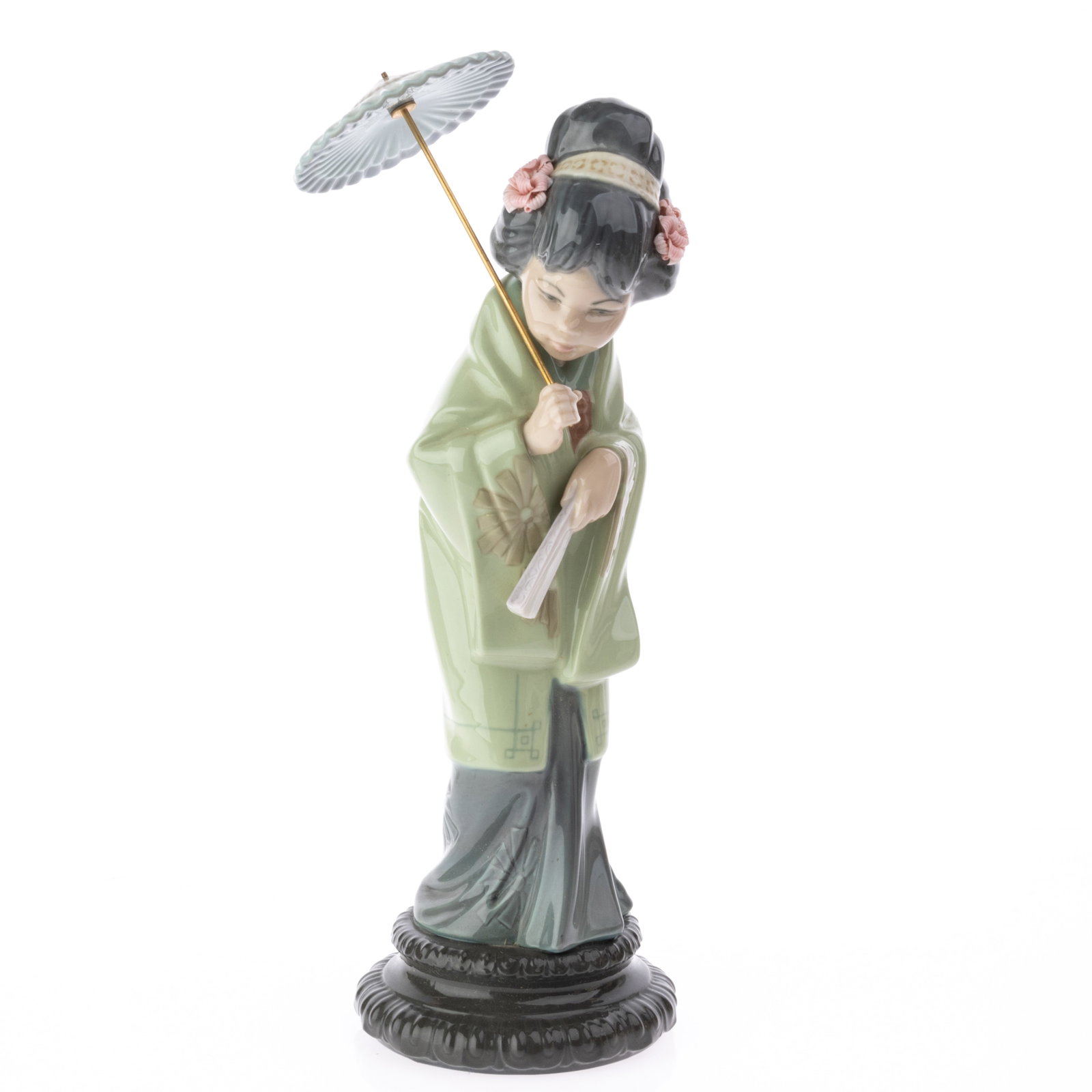 LLADRO PORCELAIN FIGURE: (H) 32CM.From a collection of Wedgwood and other selected ceramic/porcelain objects. Kindly examine all photographs provided in this listing or ask for a condition report. All items offered are in gen