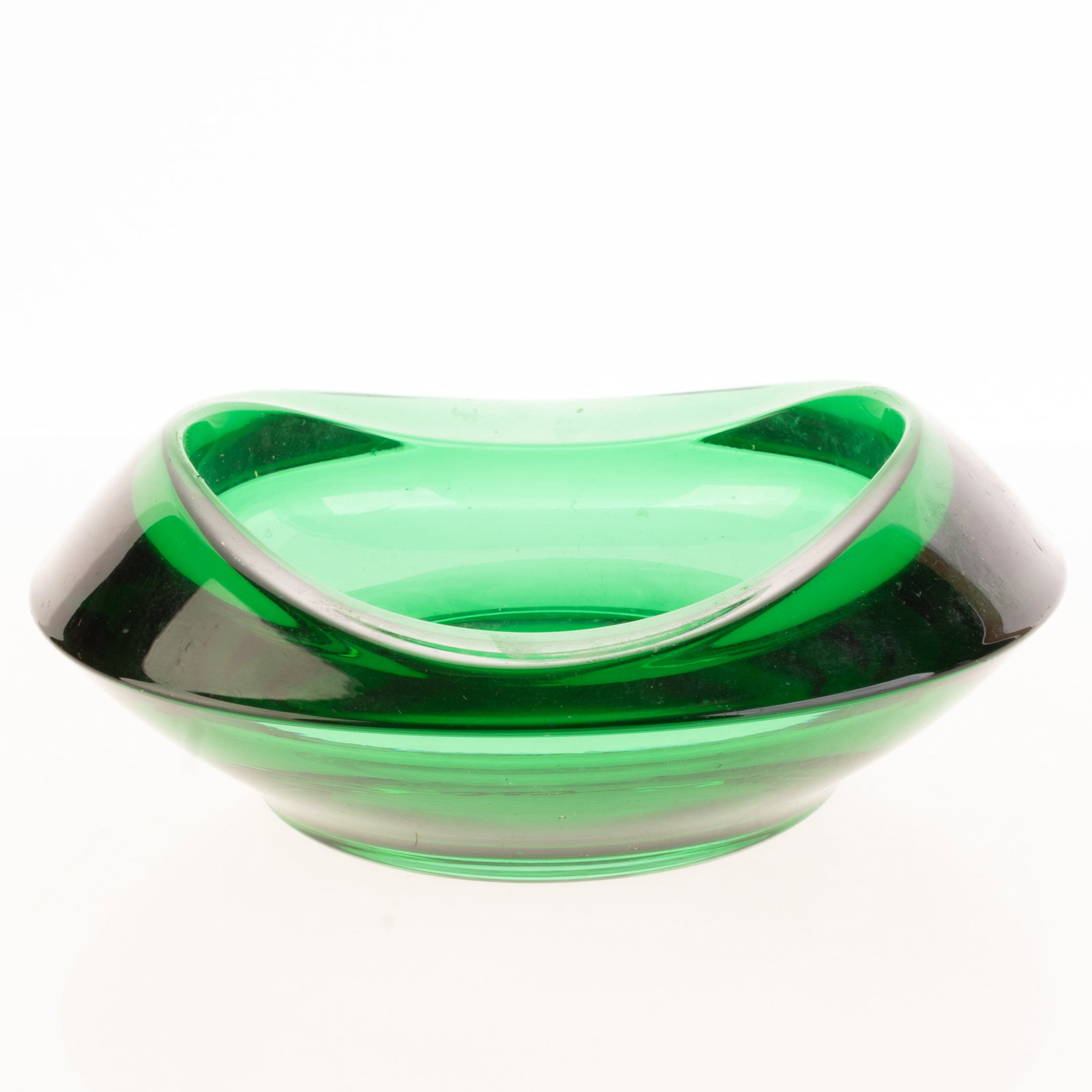 MID CENTURY GREEN GLASS DESIGNER ASHTRAY: Kindly examine all photographs provided in this listing or ask for a condition report. All items offered are in generally good, pre-owned condition, unless otherwise specifically described. The item i
