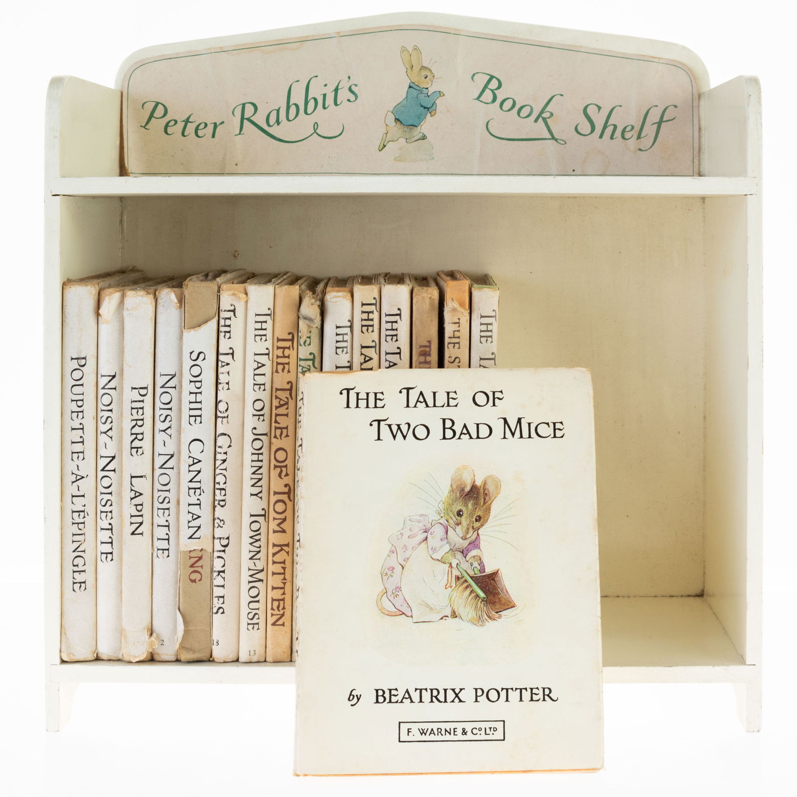 COLLECTION OF 16X BEATRIX POTTER VINTAGE BOOKS BY F. WARNE & CO: From a collection of Wedgwood and other selected ceramic/porcelain objects. Kindly examine all photographs provided in this listing or ask for a condition report. All items offered are in generally go