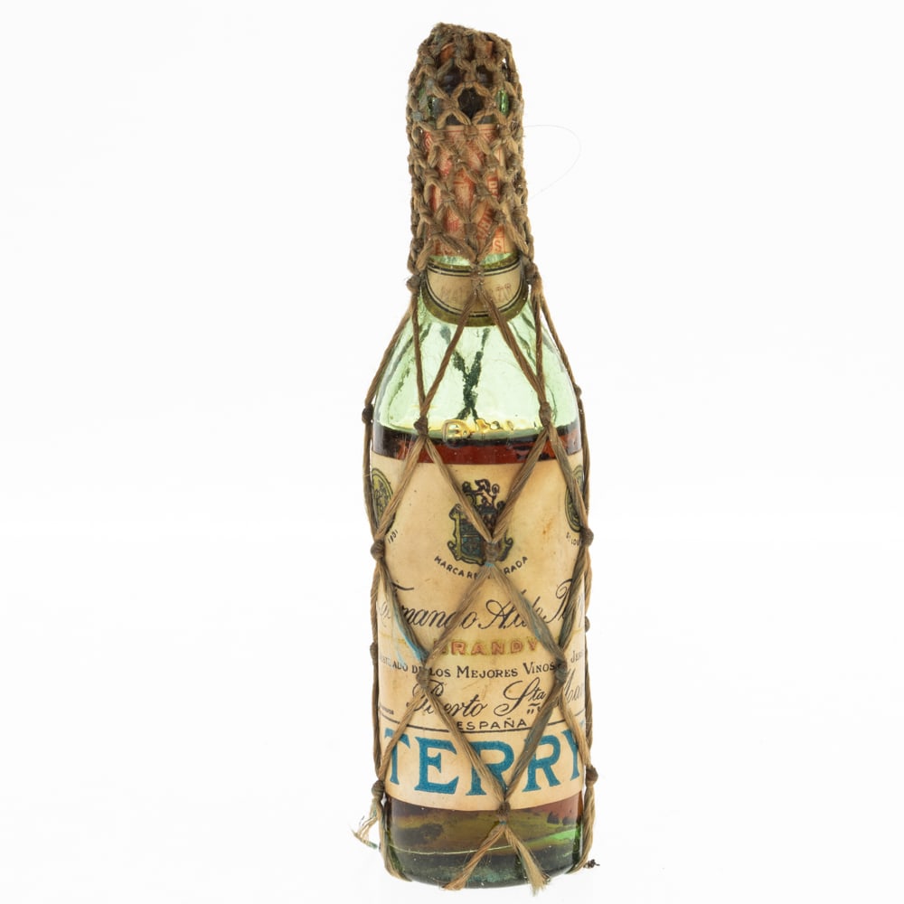 VINTAGE UNOPENED TERRY BRANDY WHISKY LIQUEUR BOTTLE: Kindly examine all photographs provided in this listing or ask for a condition report. All items offered are in generally good, pre-owned condition, unless otherwise specifically described, sold as se