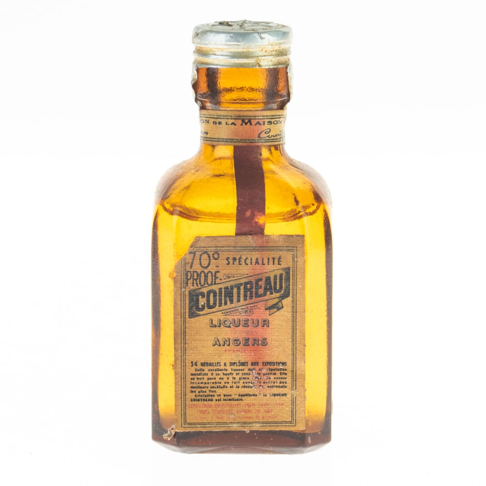 VINTAGE UNOPENED FRENCH COINTREAU LIQUEUR EXTRA DRY BOTTLE (1 of 3)