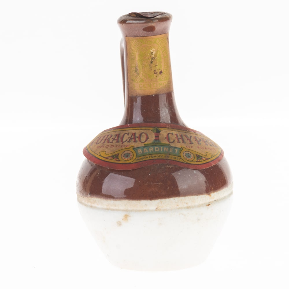 VINTAGE UNOPENED STONEWARE CARACAO CHYPRE BARDINET LIQUEUR JUG BOTTLE: Kindly examine all photographs provided in this listing or ask for a condition report. All items offered are in generally good, pre-owned condition, unless otherwise specifically described, sold as se