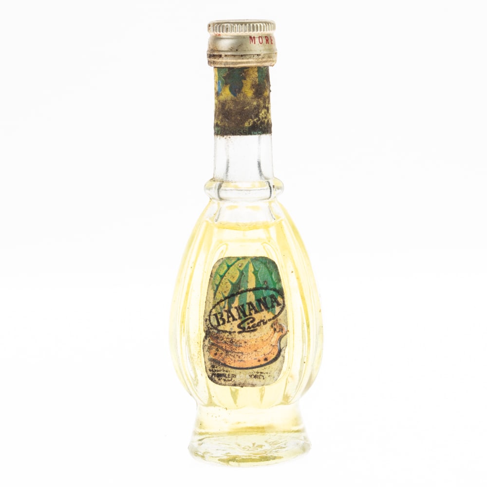 VINTAGE UNOPENED MOREY BANANA CREAM RUM LIQUEUR BOTTLE: Kindly examine all photographs provided in this listing or ask for a condition report. All items offered are in generally good, pre-owned condition, unless otherwise specifically described, sold as se