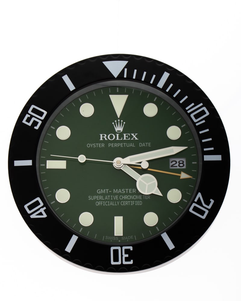 ROLEX BLACK, WHITE & GREEN GMT MASTER II AUTHORISED WATCH DEALERSHIP CLOCK: Clock is in excellent working condition. This oyster clock is authorised by Rolex for selected watch dealerships. With luminous, sweeping silent hands. Requiring two AA batteries. Dimensions 35cm in d