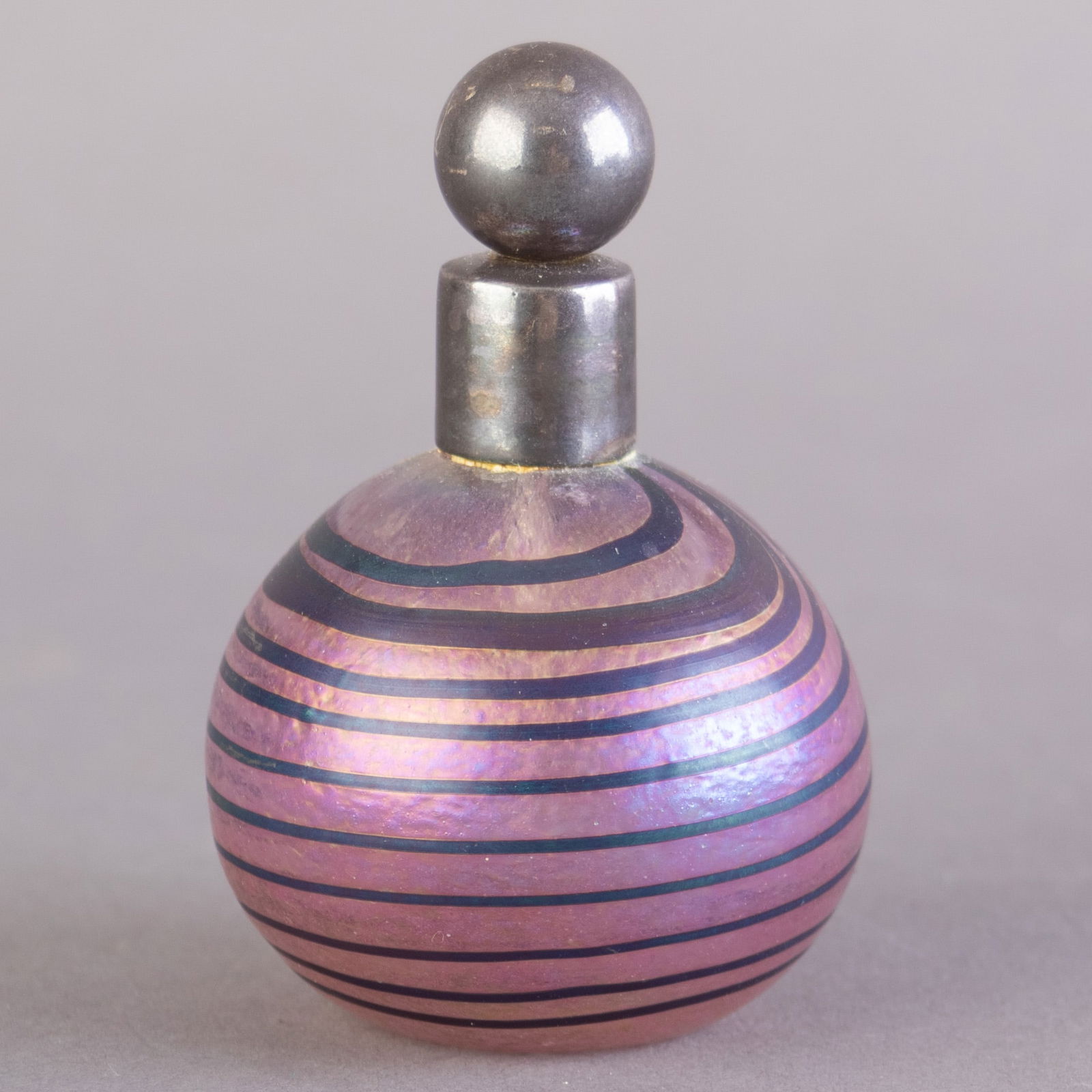 IRIDESCENT STUDIO GLASS SCENT PERFUME BOTTLE (1 of 4)