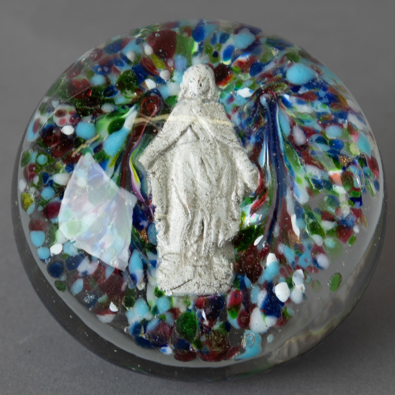ANTIQUE FACETED FRENCH SULFIDE GLASS VIRGIN MARY PAPERWEIGHT: Kindly examine all photographs provided in this listing or ask for a condition report. All items offered are in generally good, pre-owned condition, unless otherwise specifically described. The item i