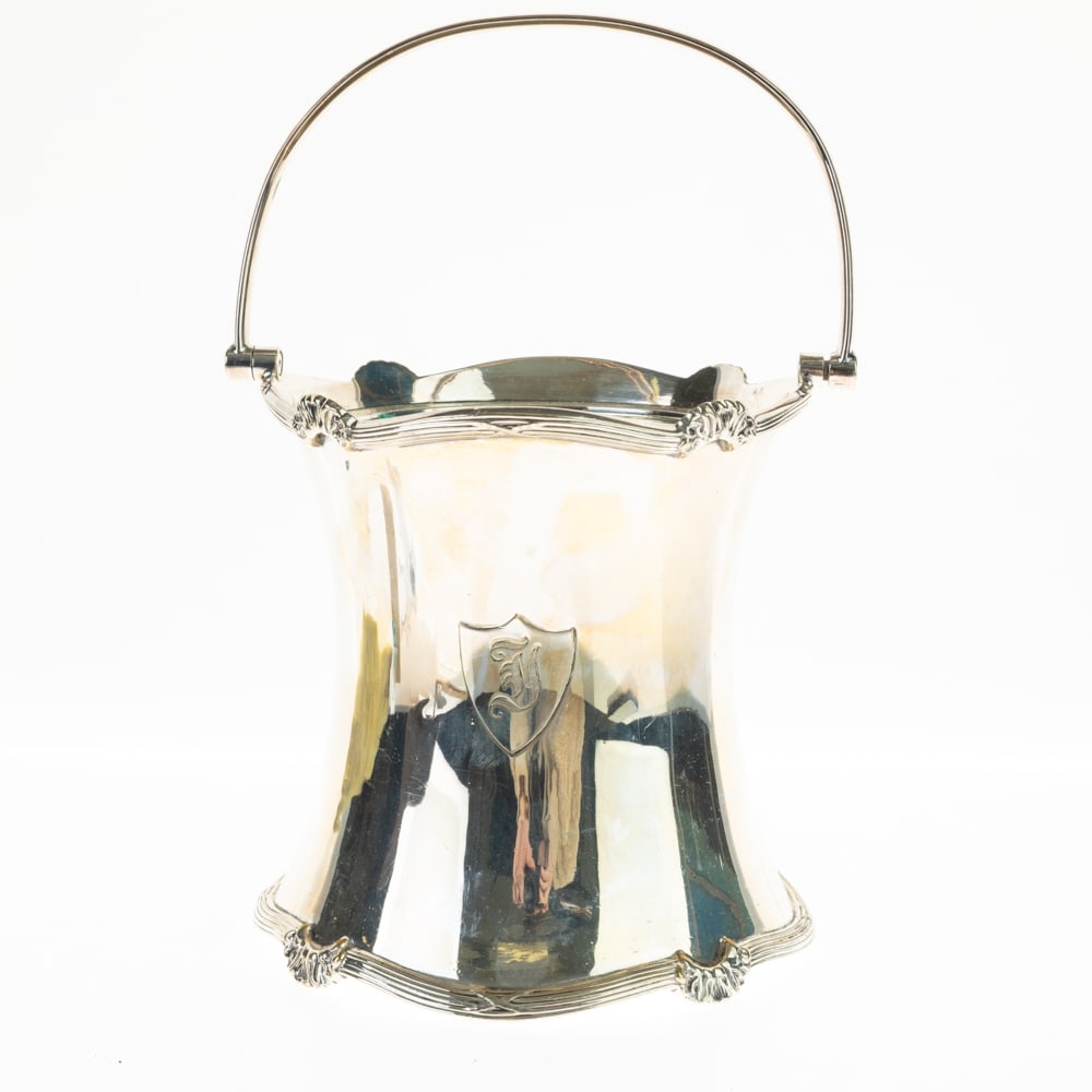 ANTIQUE WALKER & HILL SILVER PLATED ENGRAVED WINE CHAMPAGNE COOLER BUCKET: Kindly examine all photographs provided in this listing or ask for a condition report. All items offered are in generally good, pre-owned condition, unless otherwise specifically described, sold as se