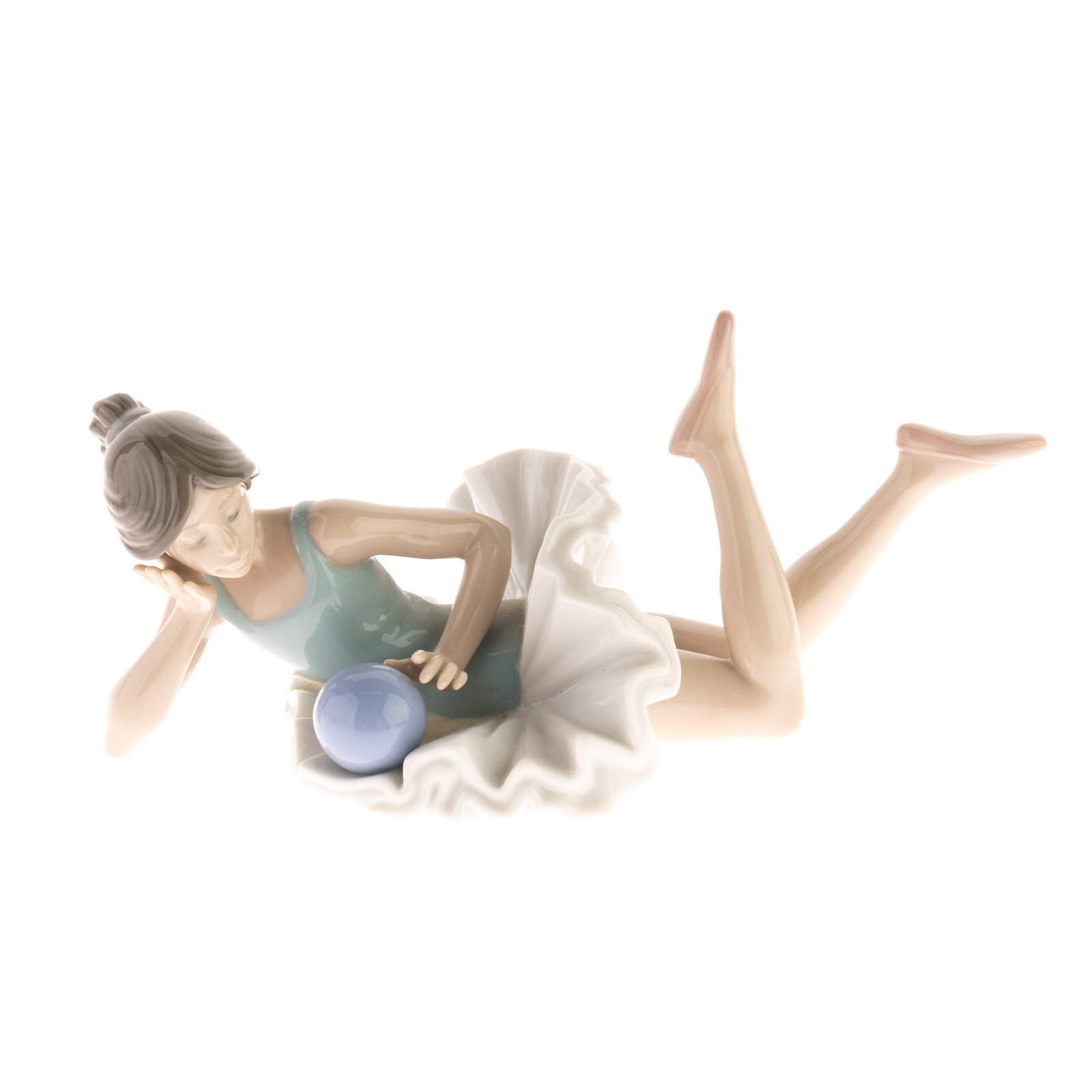 LLADRO TYPE PORCELAIN CERAMIC FIGURE: From a collection of Wedgwood and other selected ceramic/porcelain objects. Kindly examine all photographs provided in this listing or ask for a condition report. All items offered are in generally go