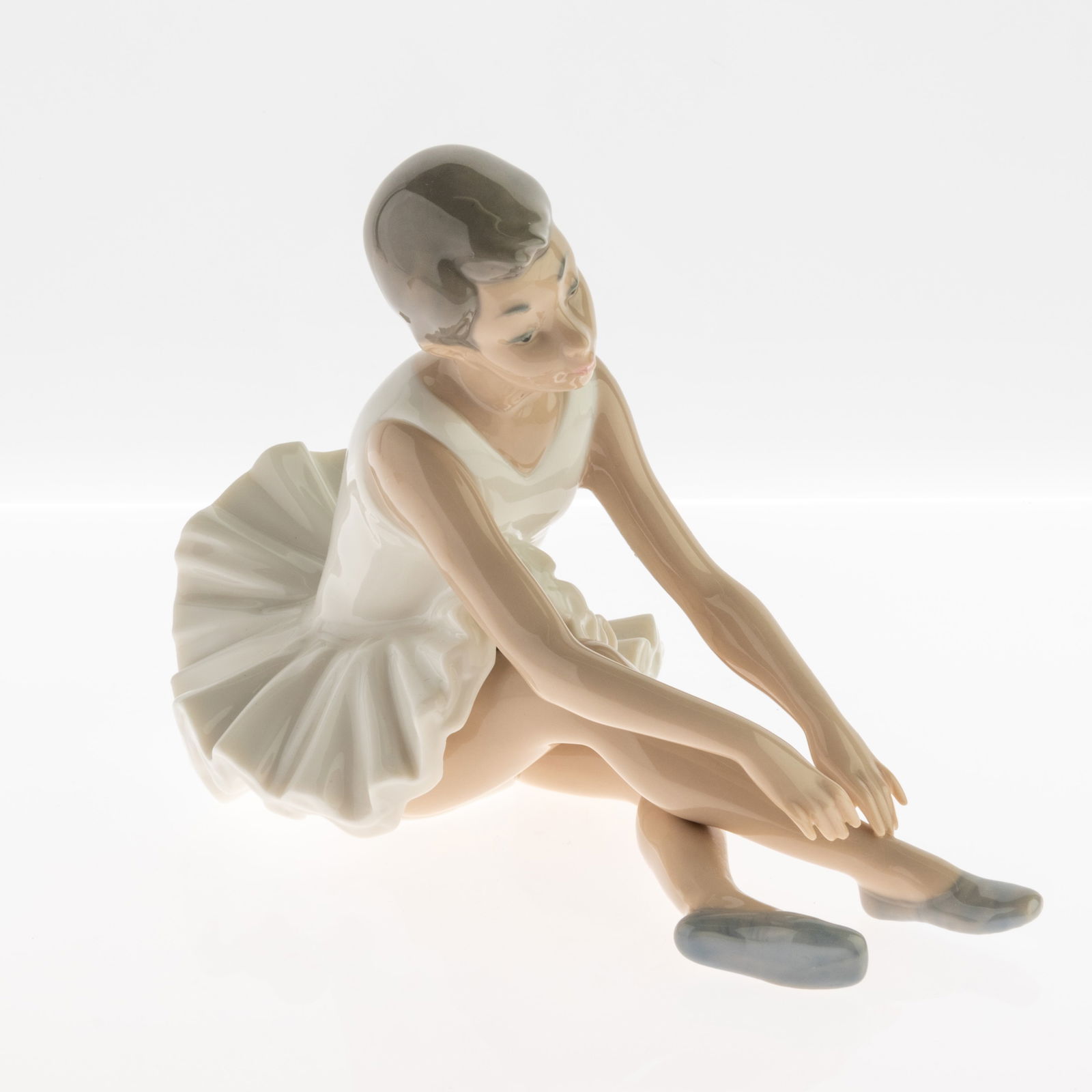 LLADRO TYPE PORCELAIN CERAMIC FIGURE (1 of 3)