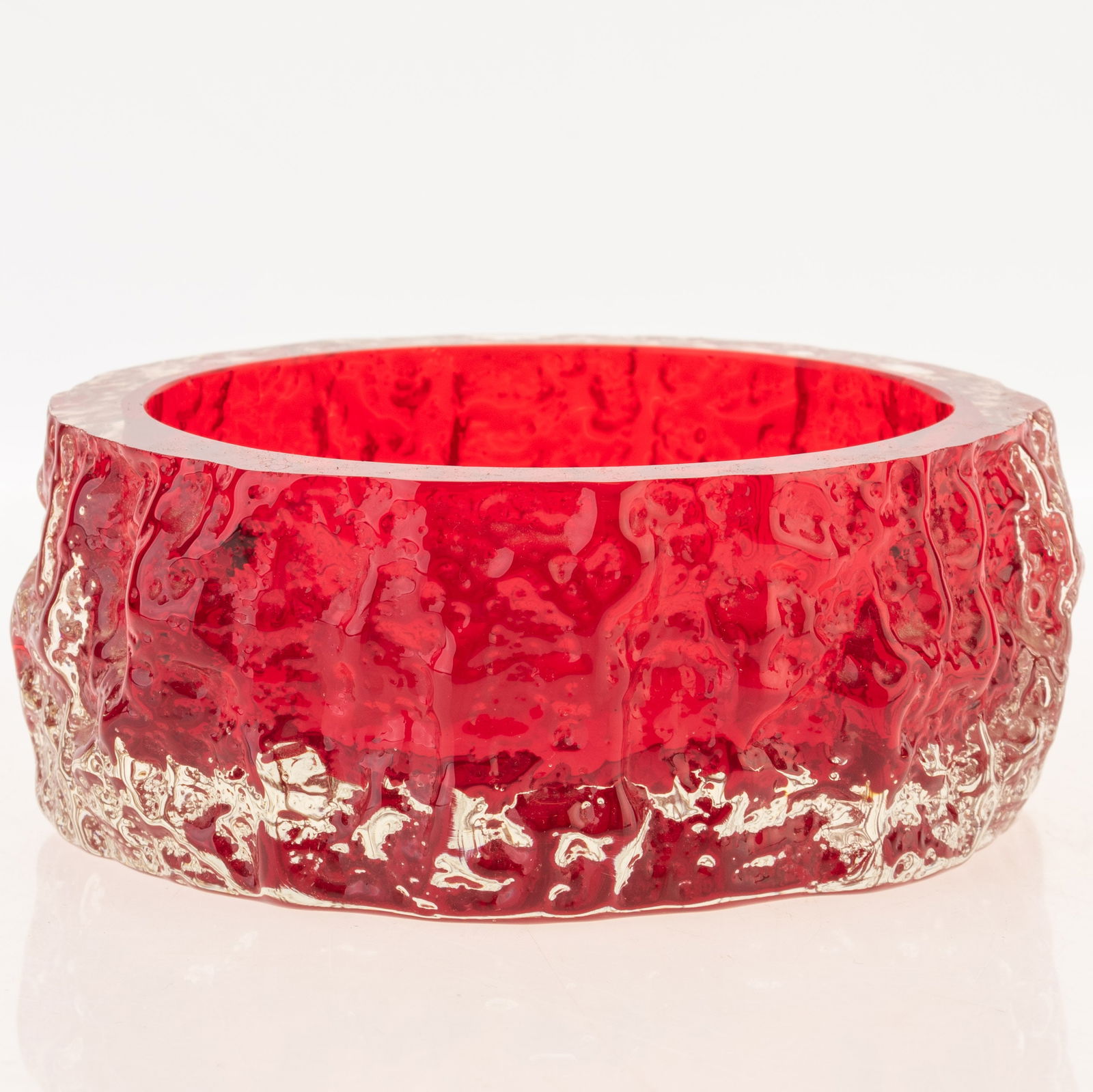 WHITEFRIARS RUBY RED BARK GLASS ASHTRAY (1 of 3)