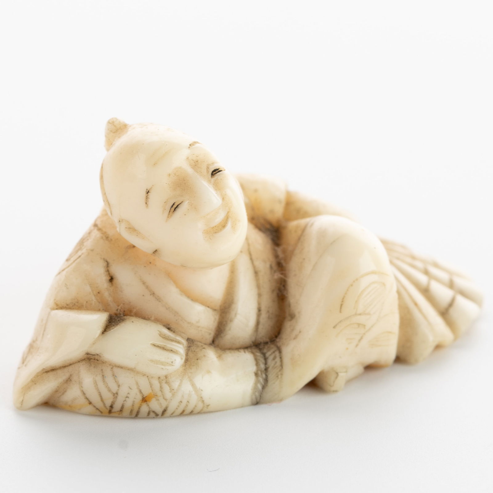 ANTIQUE JAPANESE NETSUKE FIGURE (1 of 3)