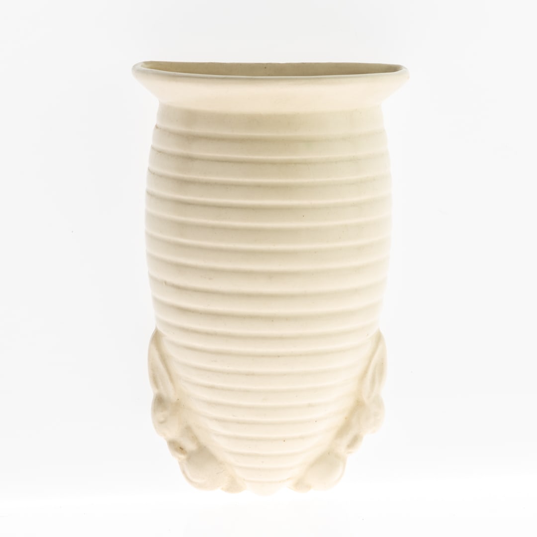 ANTIQUE ARTHUR WOOD PORCELAIN CERAMIC WALL POCKET (1 of 3)