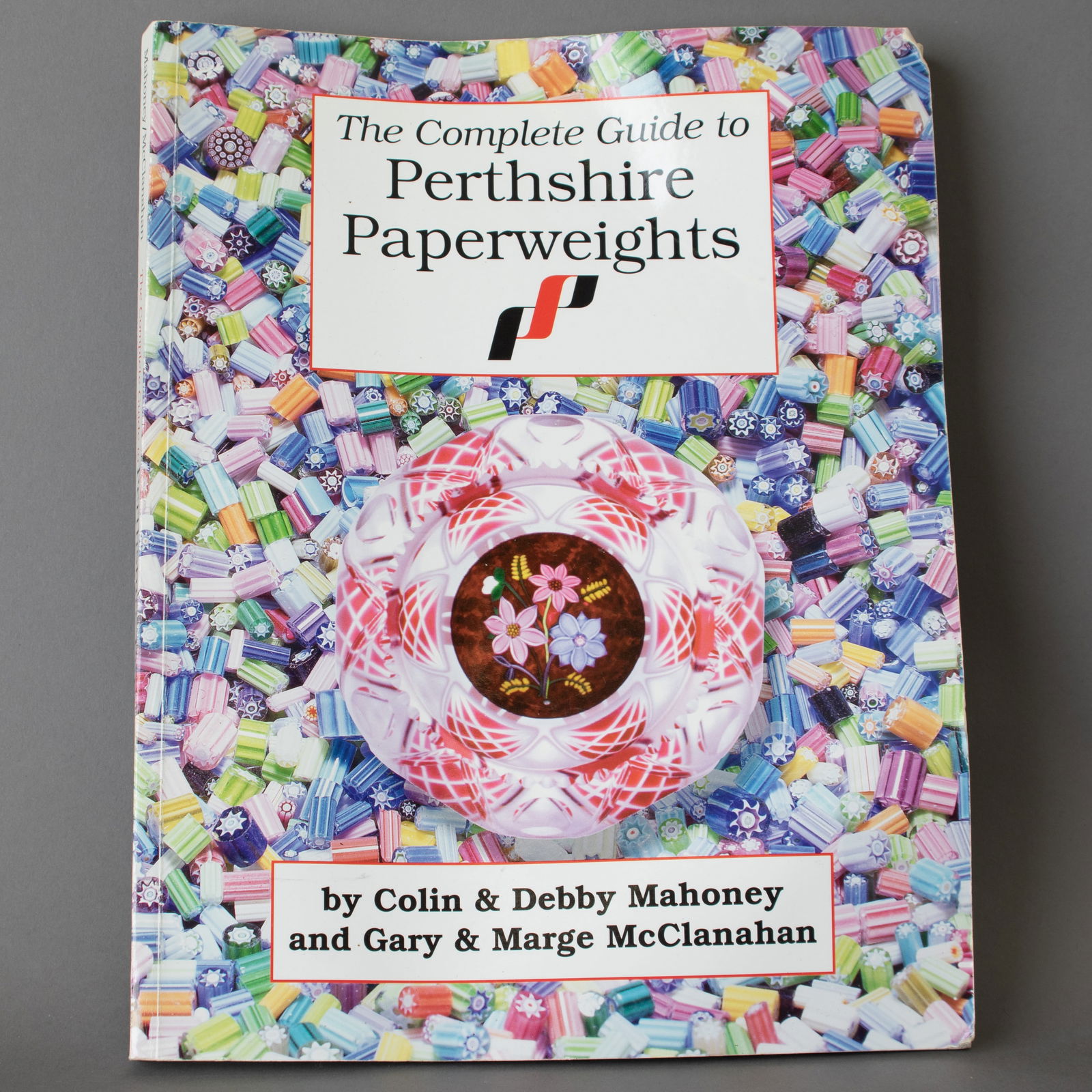 THE COMPLETE GUIDE TO PERTHSHIRE PAPERWEIGHTS BOOK: Kindly examine all photographs provided in this listing or ask for a condition report. All items offered are in generally good, pre-owned condition, unless otherwise specifically described. The item i