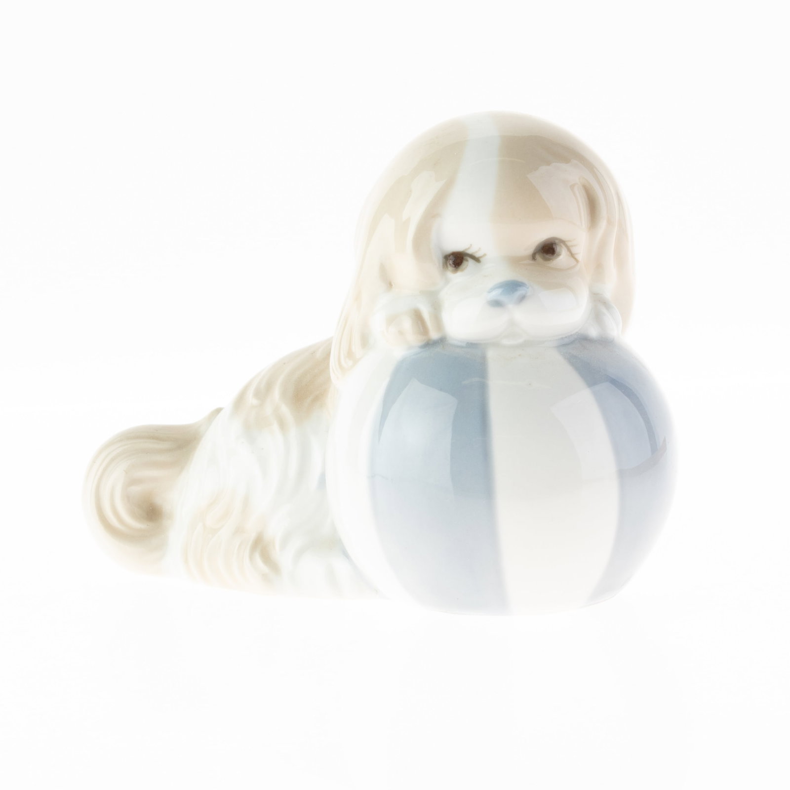 LLADRO TYPE PORCELAIN CERAMIC DOG FIGURE: Kindly examine all photographs provided in this listing or ask for a condition report. All items offered are in generally good, pre-owned condition, unless otherwise specifically described. The item i