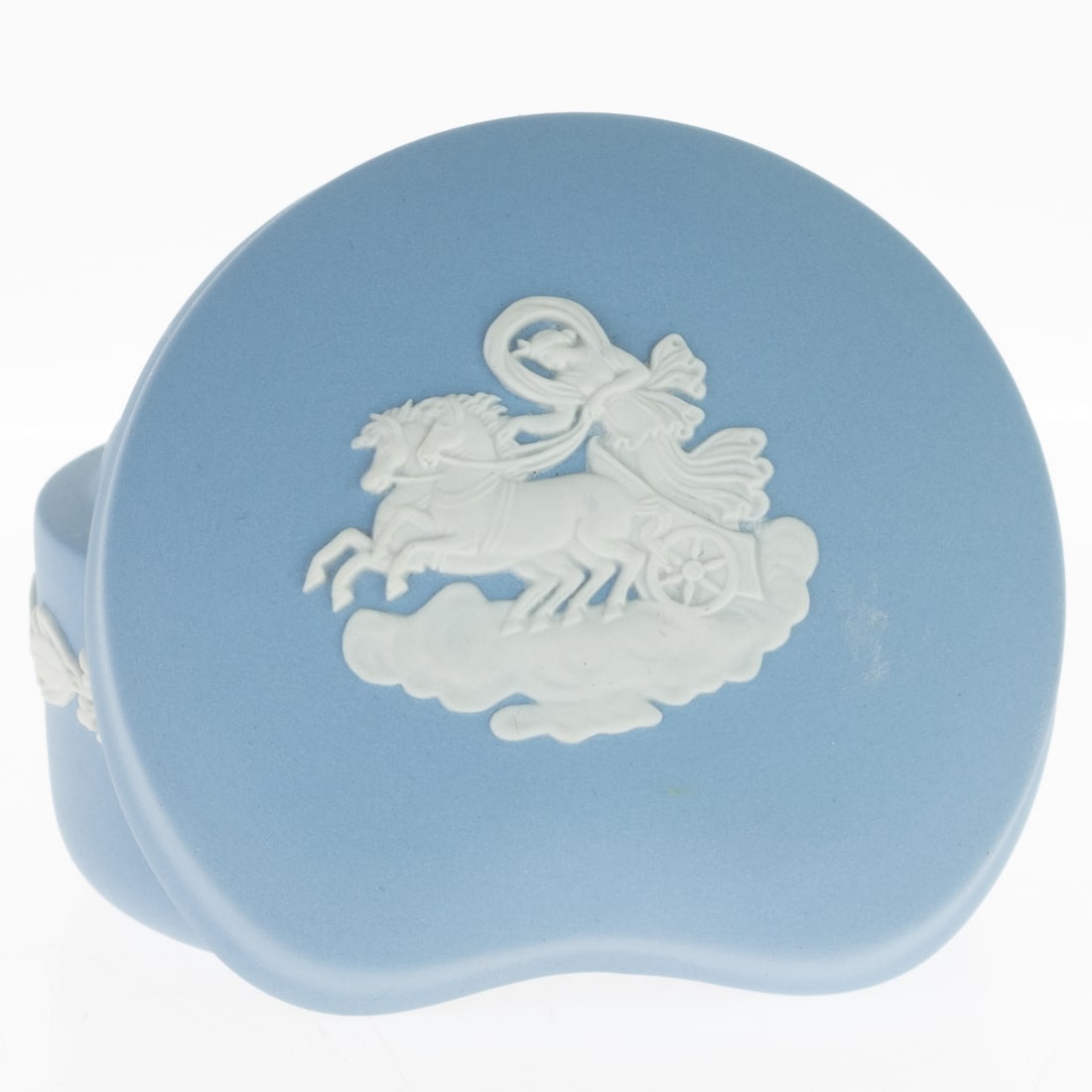 WEDGWOOD JASPER CLASSICAL CAMEO TRINKET BOX: Kindly examine all photographs provided in this listing or ask for a condition report. All items offered are in generally good, pre-owned condition, unless otherwise specifically described. The item i