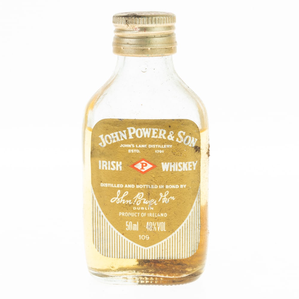 VINTAGE UNOPENED JOHN POWER & SON IRISH WHISKY LIQUEUR BOTTLE (1 of 5)